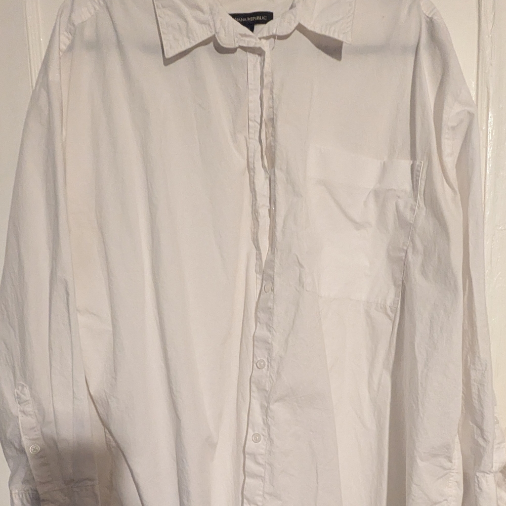Banana Republic Men's Crisp White Button Down Shirt